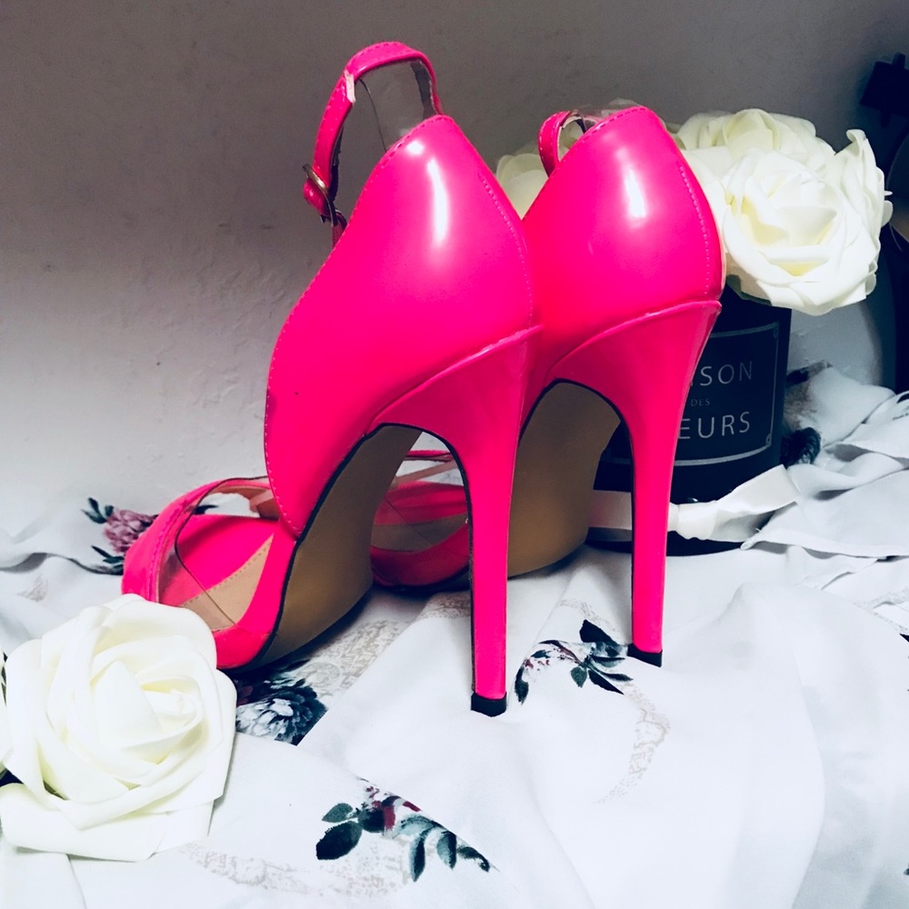 Pink heels - Picture 3 of 4
